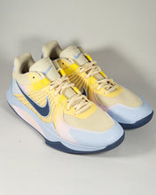 Load image into Gallery viewer, Nike Zoom HyperSpeed Court 2 SE - coconut milk/diffused blue

